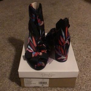 Jessica Simpson print heel 3.5 heel.